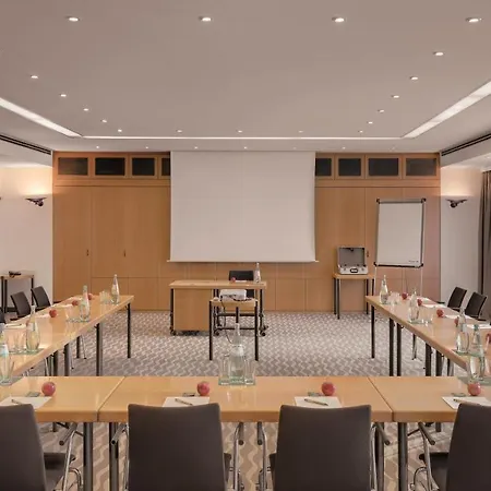 The Yard فندق باد هونيف ام راين