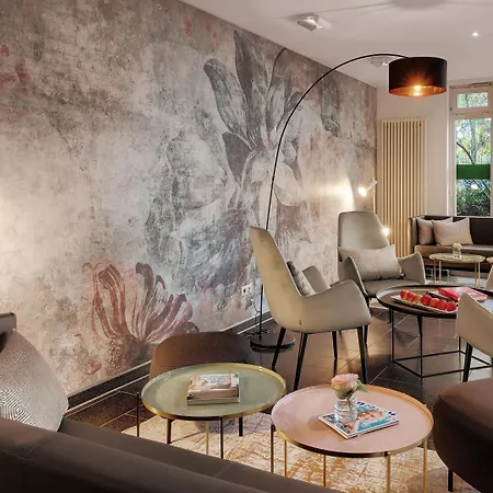 The Yard Hotel